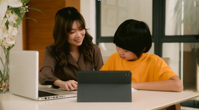 How Online Virtual Tutors Can Support Emotional Well-Being in Middle School